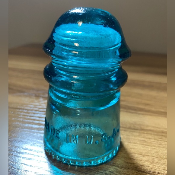 COPY - Hemingray Glass Insulator #9
Aqua Green - Picture 2 of 2